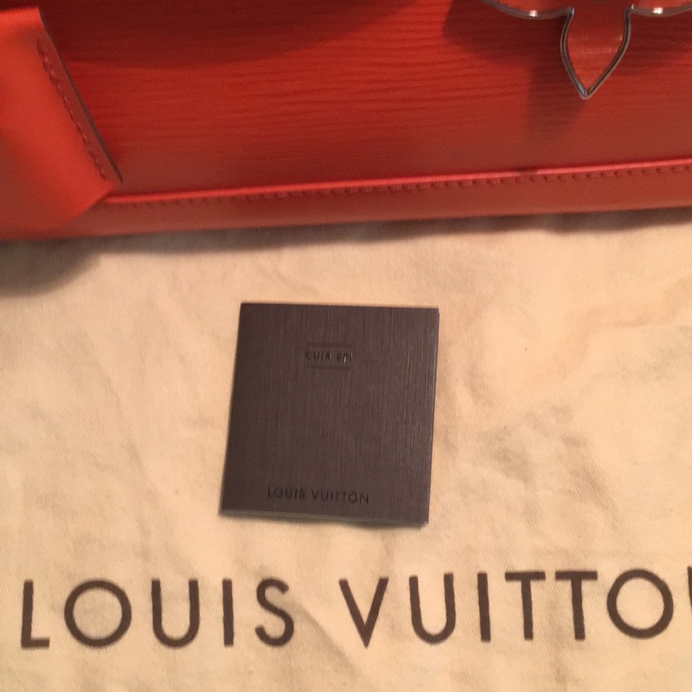 Louis Vuitton Alma PM in Piment Orange - Picture 6 of 8